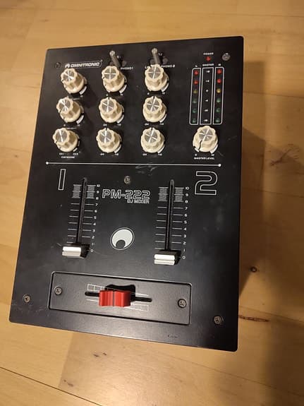 Omnitronic PM-222 DJ mixer sort