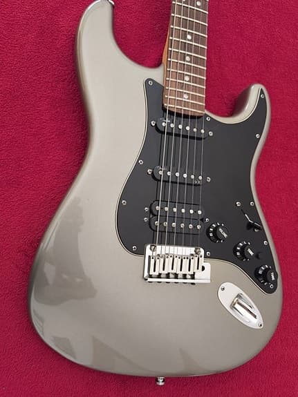 Fender - Stratocaster USA - 2011 - - Elektrisk guitar - Förenta staterna - 2011