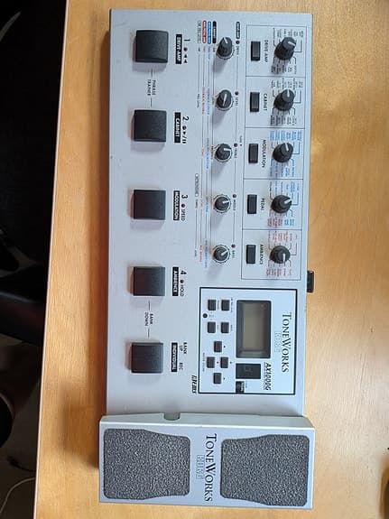 Korg Toneworks AX1000G guitar multieffekt pedal