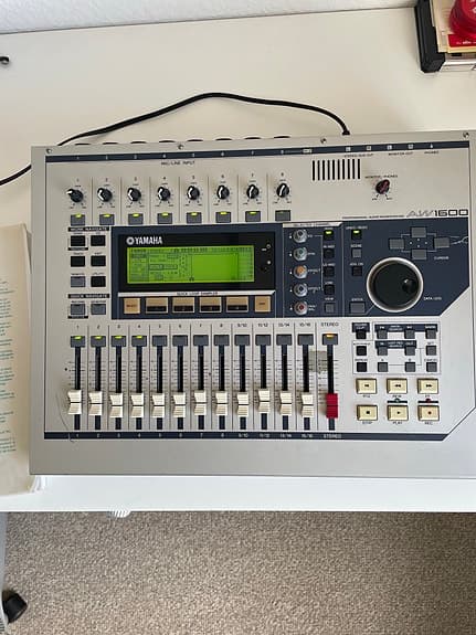 Yamaha AW1600 digital multitracker / audio workstation