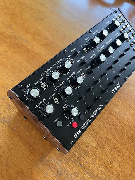 Moog DFAM analog tromme synthesizer
