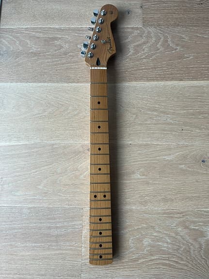 Fender Roasted Maple Stratocaster hals med Fender locking tuners