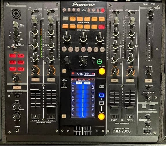 Pioneer DJM-2000 professionel DJ mixer