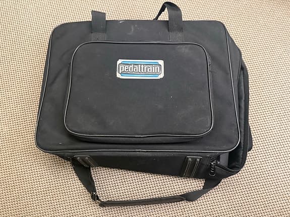 Pedaltrain pedalboard med taske og Pro Power strømforsyning