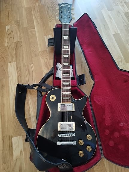 Gibson Les Paul Standard fra 81, pris 15.000