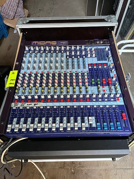 Midas Venice 160-rack med GEQ og effekter
