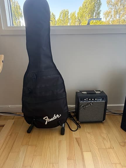 Squier Sonic Stratocaster Pack BK – komplet begyndersæt – som nyt