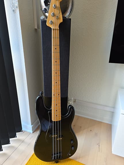 Fender Precision Bass elbas sort 4-strenget Roger Waters
