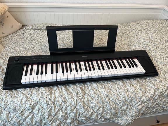 Yamaha Piaggero NP-12 digital piano 61 tangenter sort