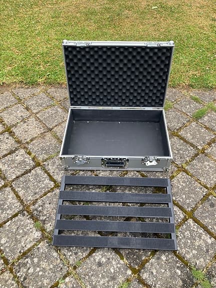 Pedal train Novo 24 pedalboard med flightcase til guitarudstyr