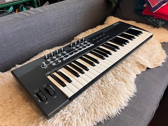 Novation Nocturn 49 – Velholdt USB MIDI-keyboard m. LED-knapper & pads