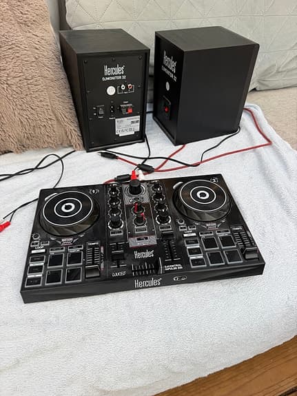 Hercules DJ Control Inpulse 300 controller + Hercules DJMonitor 32 højttalere