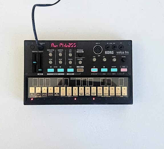Korg Volca FM - digital FM synthesizer