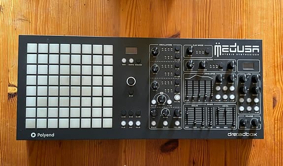 Polyend-Dreadbox Hybrid synthesizer