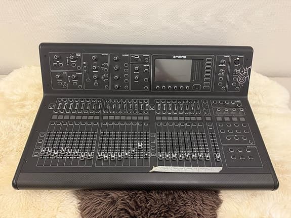 Midas m32