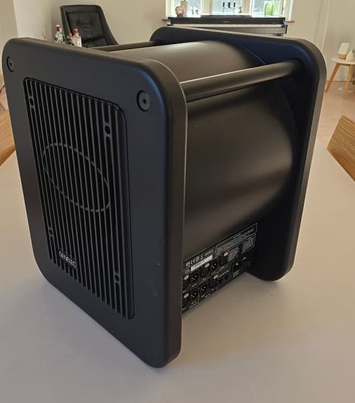 Genelec Subwoofer 7350 APM6