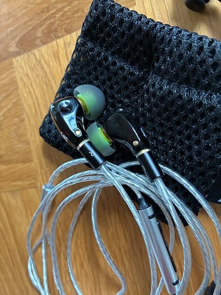 Campfire Audio Axion Earphones inkl. Curated Eartip Pack