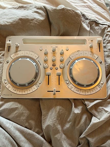 Pioneer DJ hvid DJ controller