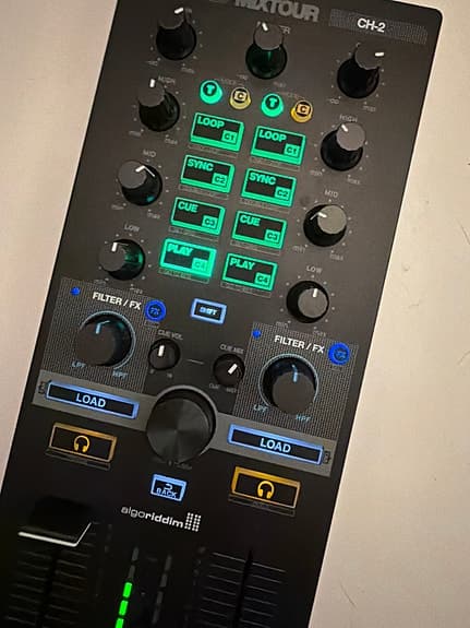 Reloop Mixtour DJ-controller inkl. kuffert