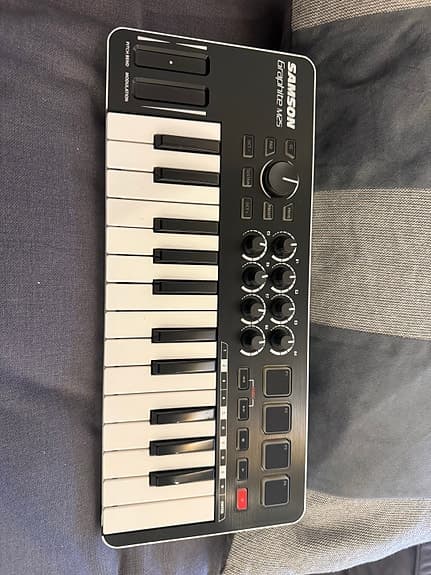 Samson Graphite 25 MIDI keyboard controller sort