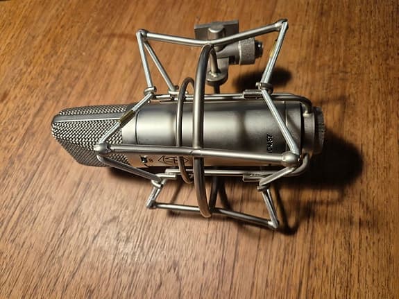 Neumann U87 clone Advanced Audio CM87