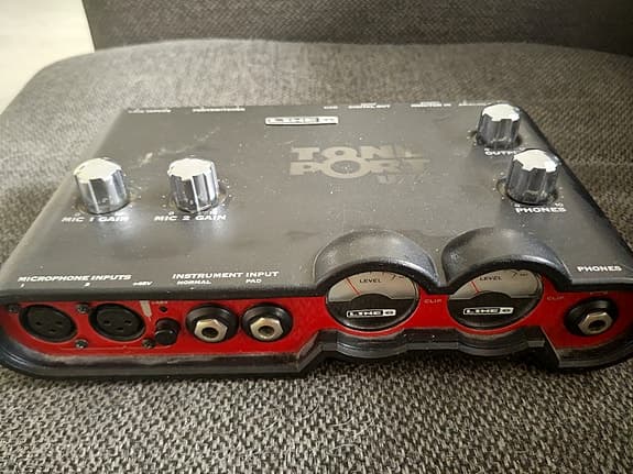 Line 6 TonePort UX2 audio interface