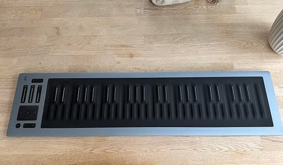 ROLI Seaboard RISE MIDI keyboard controller sort