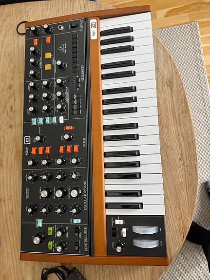 Behringer Poly D analog synthesizer keyboard