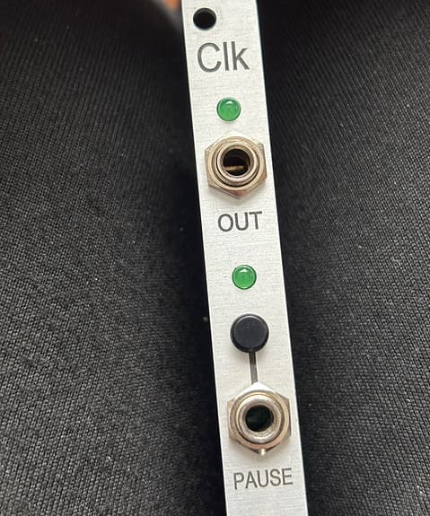 2HP CLK Eurorack modul