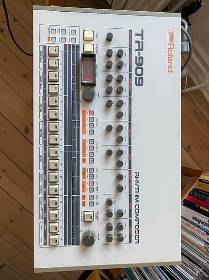Roland TR-909 trommemaskine