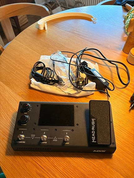 HeadRush MX5 guitar multieffekt pedalboard