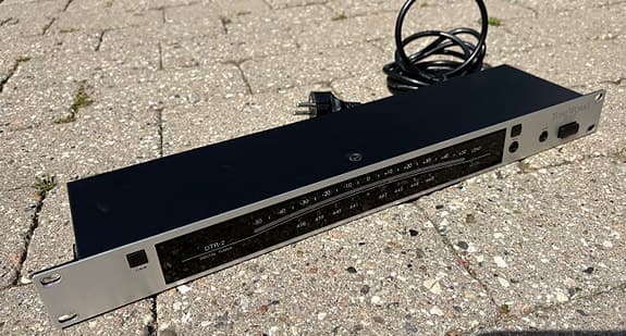 Korg ToneWorks DTR-2 Rack Tuner – 19" Digital Guitar/Bass Tuner