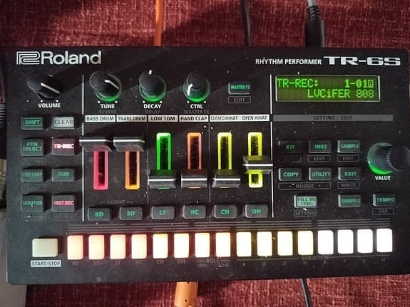 Roland TR-6S trommemaskine / rhythm performer