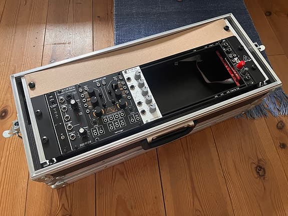 Eurorack case m. moduler
