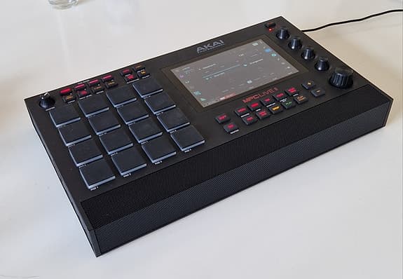 Akai MPC Live II groovebox / sampler med 480GB SSD