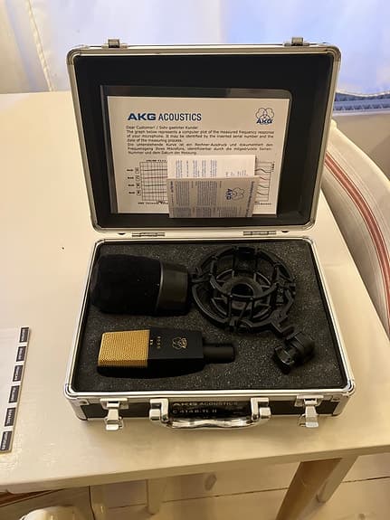 AKG C414 B-ULS kondensatormikrofon med shockmount