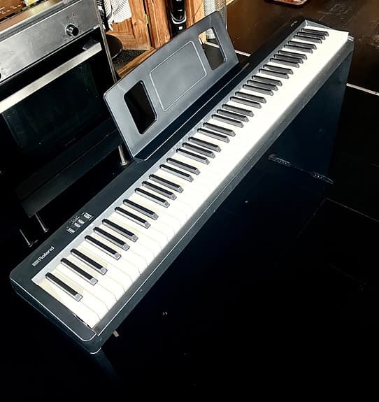 Roland FP-10 digital piano 88 tangenter sort