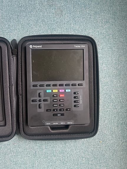 Polyend Tracker Mini sampler / groovebox