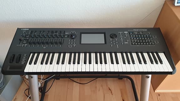 Yamaha Montage 6 synthesizer