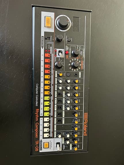 Roland TR-08 trommemaskine