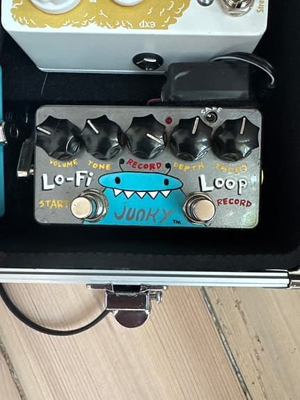 Zvex hand painted lofi loop junky looper chorus vibrato pedal