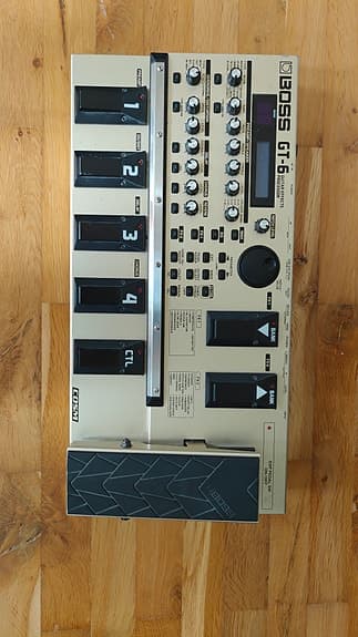 Boss GT-6 Multieffekt pedalboard / Guitar Processor