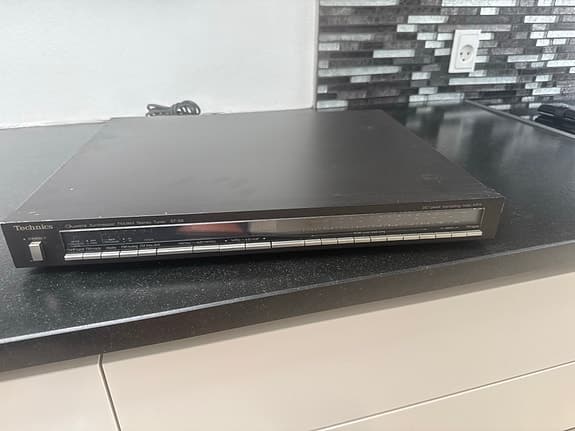 Technics ST-S8 Quartz Synthesizer FM/AM Tuner med original manual