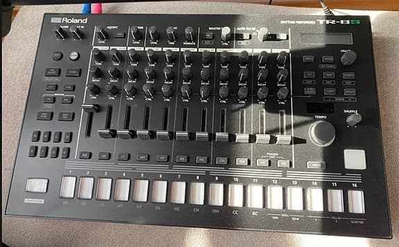 Roland TR-8S trommemaskine / drum machine