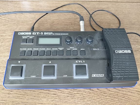 Boss GT-1 guitar multieffekt pedal