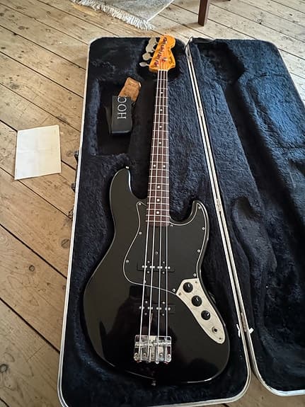 Fender Jazz Bass guitar elbas sort