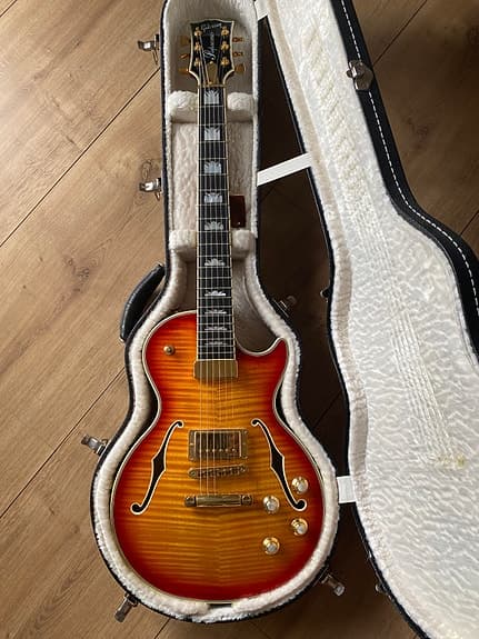 Gibson Les Paul Supreme halvakustik guitar