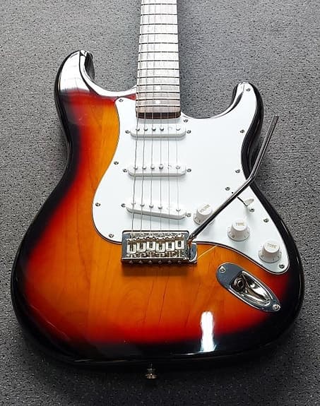 London City - Spitfire MKII, Stratocaster - - Elektrisk guitar