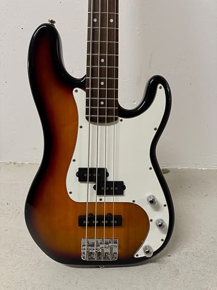 Fender Squier Precision Bass Special P/J