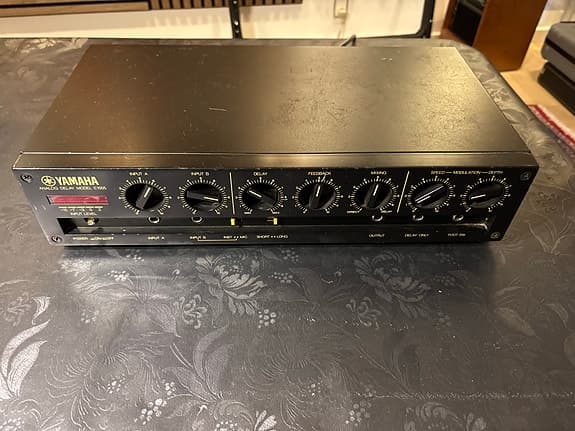 Yamaha E1005 analog delay
